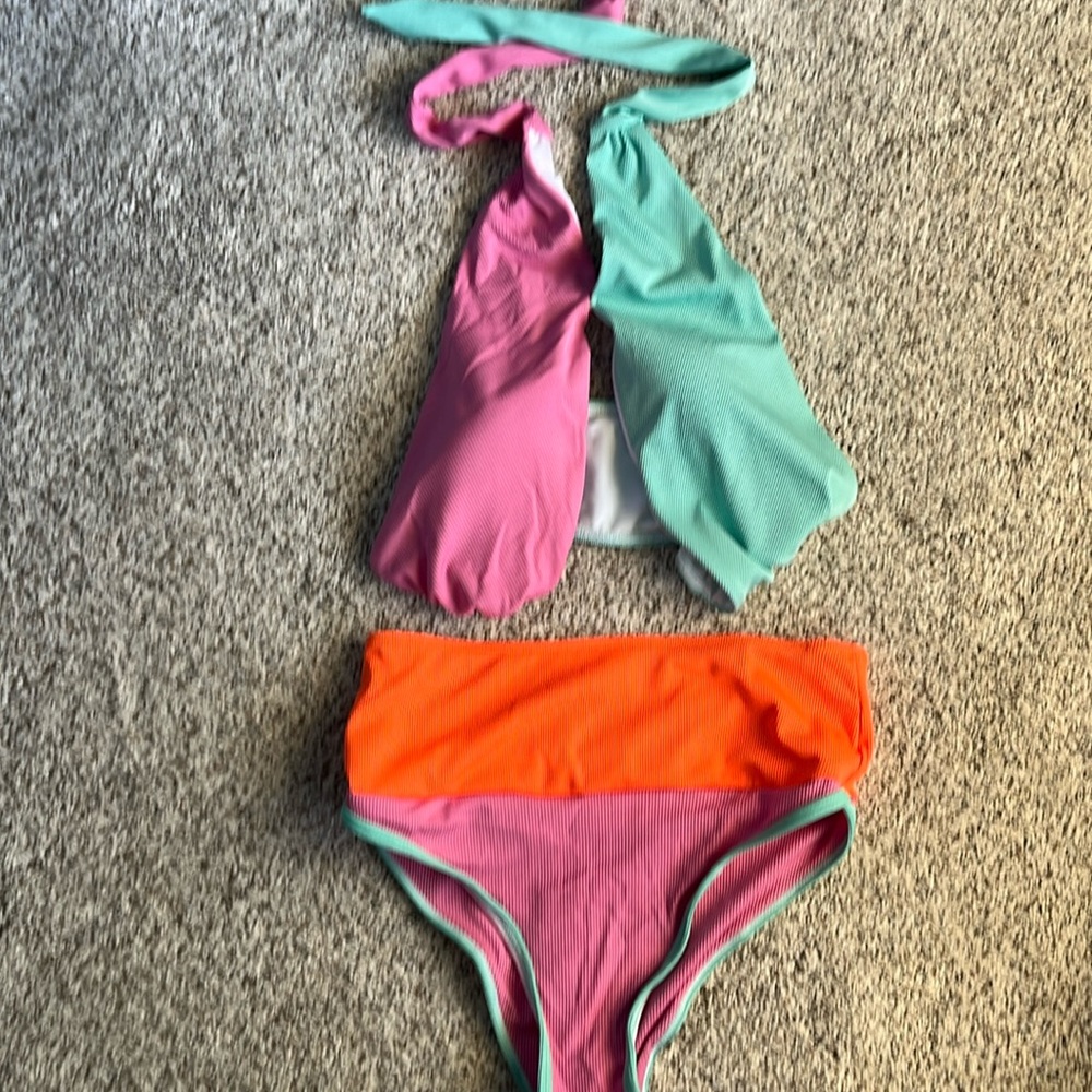 Lilipretty color block bikini.